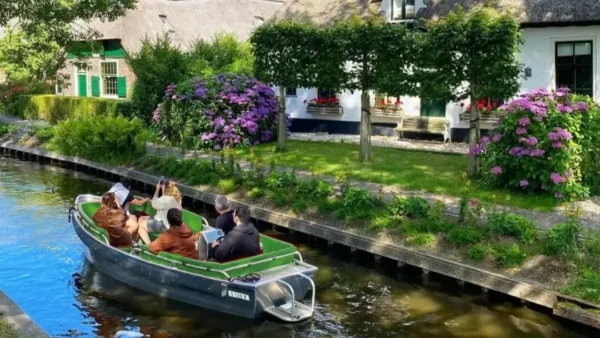 Privé rondvaart in Giethoorn